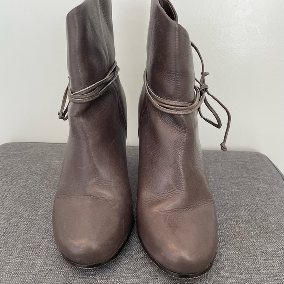 DOLCE VITA Leather Wrap Ankle Heel Booties - Gray, Size 7 - Picture 4 of 12